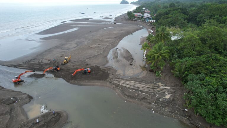UNGRD toma medidas para mitigar riesgos de inundaciones en Termales, Nuquí