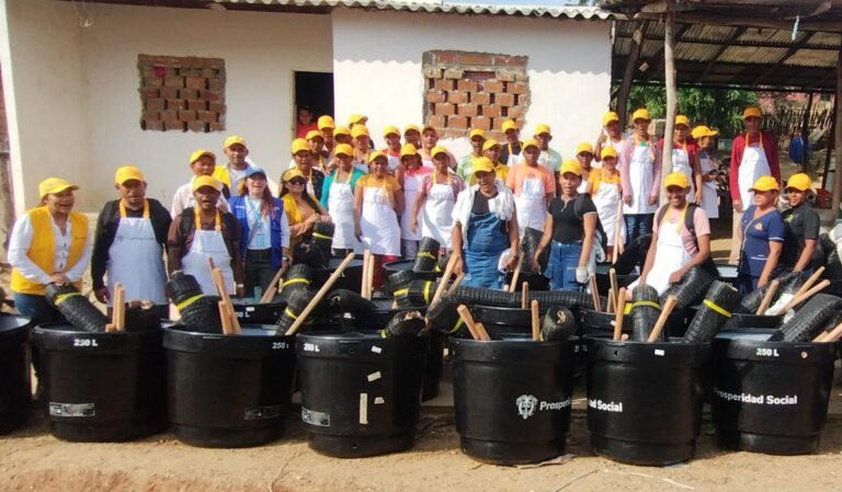En el Chocó, 1.500 hogares indígenas y afrocolombianos reciben insumos para su seguridad alimentaria