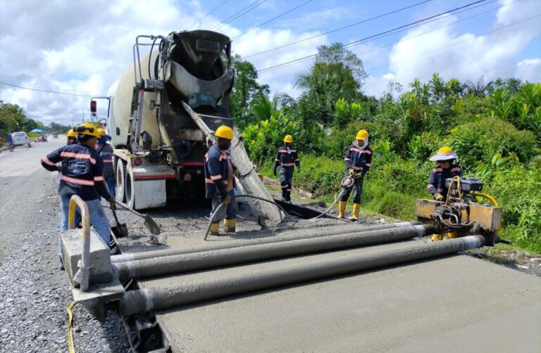 Pavimentación de vía Ánimas – Nuquí, Chocó, supera el 52% de avance