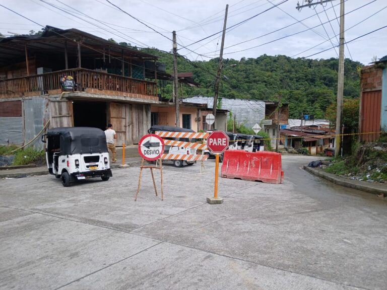 Cierran la vía entre Istmina y Puerto Meluk por trabajos de pavimentación