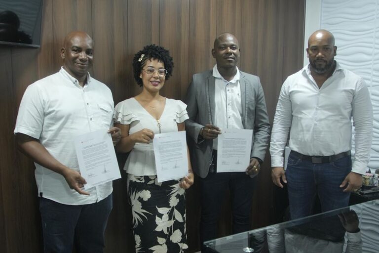 Los nuevos representantes ante la junta directiva de la ESE San Francisco de Asís.