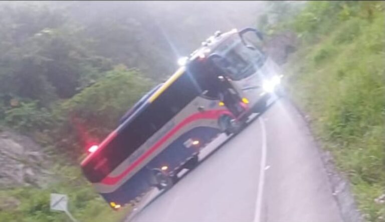 Un bus de Occidental fue interceptado por el ELN en la vía Tadó-Pereira