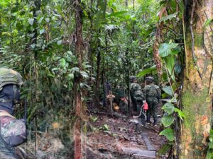 Ejército Nacional, la Fuerza Aeroespacial, Policía y Fiscalía General de la Nación logran importante golpe al ELN en zona rural de Lloró.