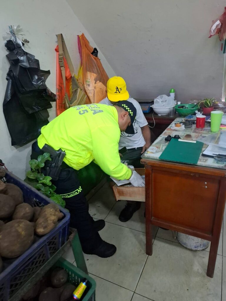 Capturado en el barrio Camellón de Istmina por vender drogas en una supuesta legumbreria.