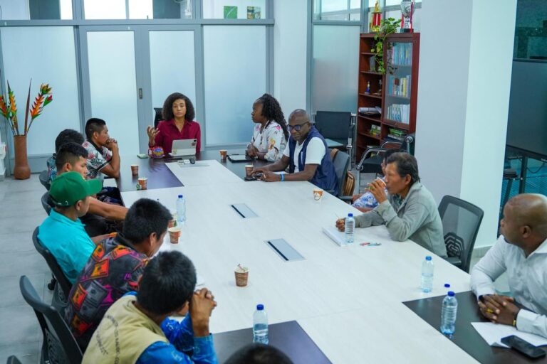 Establecen compromisos en educación, infraestructura y vivienda que permitieron recuperar la movilidad en la vía Quibdó – Risaralda