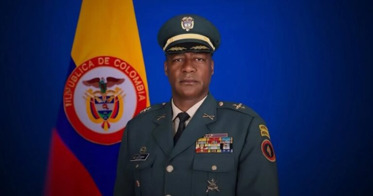 Alex Jefferson Mena, primer oficial afro del Ejército en llegar al generalato.