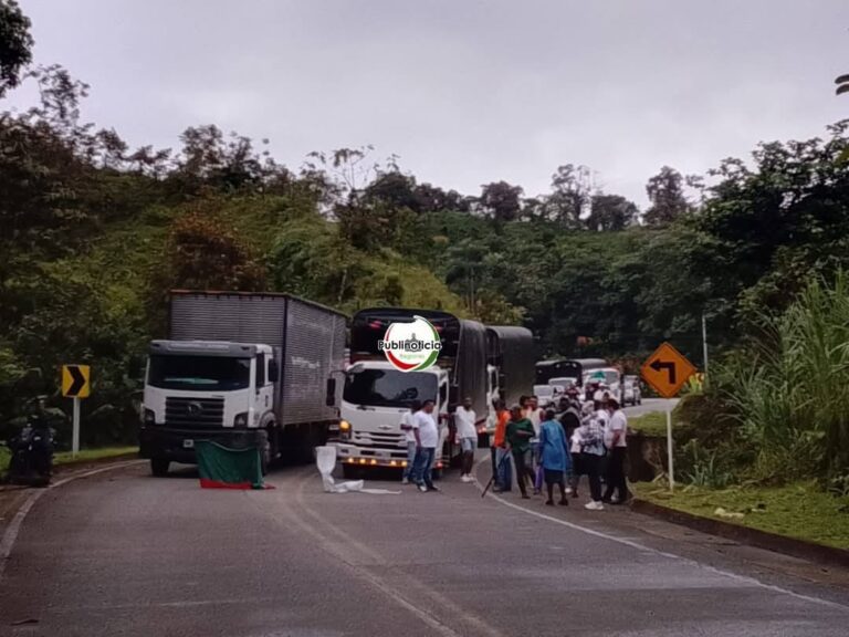 Cierran la vía Quibdó-Medellín por el no traslado de un paciente