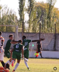 Pie de Pepé celebra con Keybin Palacios Mosquera quien brilla en Argentina: doblete y liderazgo goleador con Ferro.