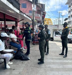 Policía Nacional fortalece seguridad y convivencia en Istmina con operativos y programas sociales